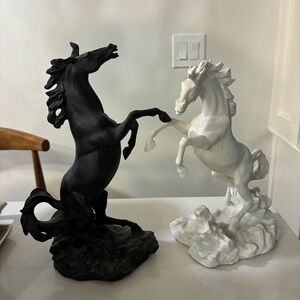 Battling stallions by Rdward D Hart Black and White Horse Sculpture Set, 1988